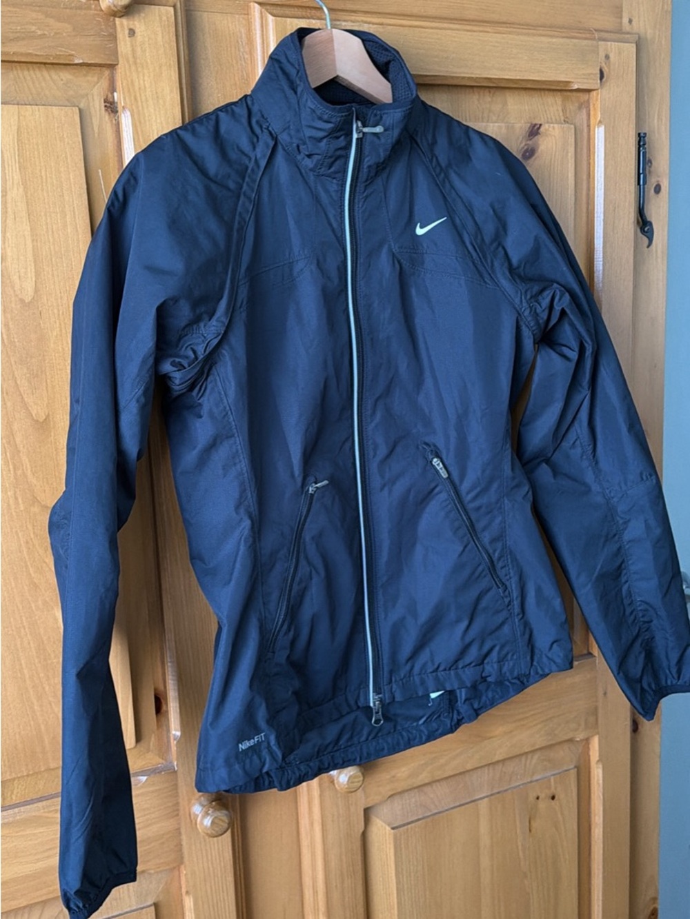 Nike Black Athletic Fit-Storm Running Jacket with Reflective Accents